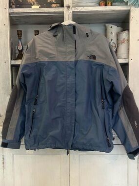 The North Face Women’s Blue and Light Gray Waterproof Raincoat Size L